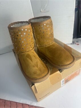 T. Koola Short Stars size size 8 children